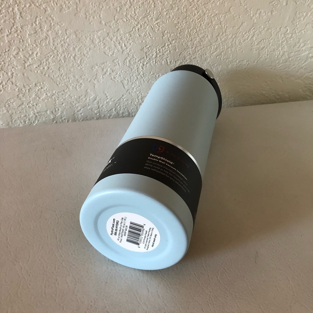 Hydro flask 40 Oz - Picture 3 of 3